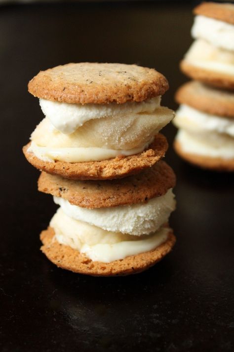 Banana Pudding Ice Cream Sandwiches — Shauna Sever Banana Ice Cream Sandwich, Banana Pudding Ice Cream, San Francisco Summer, Best Vanilla Ice Cream, Dark Chocolate Desserts, Cake Jars, Ice Cream Novelties, Pudding Flavors, Pudding Ice Cream