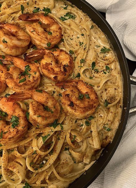 Cajun Shrimp Alfredo - Cajun Shrimp Alfredo, Shrimp Alfredo, Ultimate Cookies, Soul Food Dinner, Easy Meatloaf, Cajun Shrimp, Food Babe, Food Therapy, Dinner Healthy