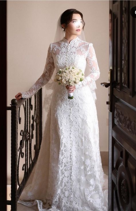 Wedding Dress Lily Collins, Balinese Wedding Dress, Lily Collins Wedding Dress, Traditional Catholic Wedding Dress, Catholic Wedding Dresses, Wedding Dresses Embroidery, French Lace Wedding Dress, Unusual Wedding Dresses, Muslimah Wedding Dress