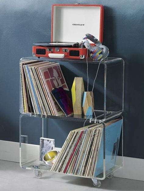 Loving this simple acrylic rolling shelf idea. Office Console, Acrylic Bedside Table, Acrylic Bench, Glass Display Shelves, Table Acrylic, Smart Bedroom, Low Bookcase, Modern Room Decor, Book Cabinet