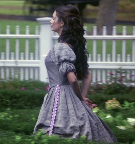 Elena Gilbert Outfits Season 1, Katherine Dress, Katherine Pierce Outfits, Elena Gilbert Outfits, Vampire Diaries Outfits, Katerina Petrova, Vampire Diaries Wallpaper, Royalty Aesthetic, Katherine Pierce