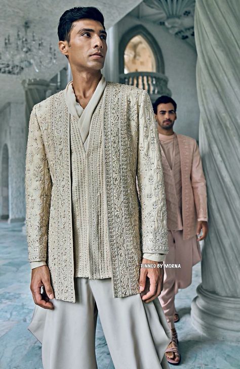 Shantnu & Nikhil - India 🇮🇳 Sherwani Ideas For Men, Ambani Wedding Mens Outfit, Wedding Mens Outfit, Indian Menswear, Ambani Wedding, Ethenic Wear, Men Poses, Anant Ambani, Sherwani For Men Wedding