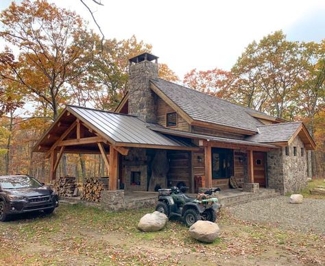 Timber Frame Ceiling, Timber Frame Cabin Plans, Small Rustic House, Timber Frame Cabin, Timber Frame Home, Rustic House Plans, Cabin Exterior, Cabin House Plans, Timber Frame Homes