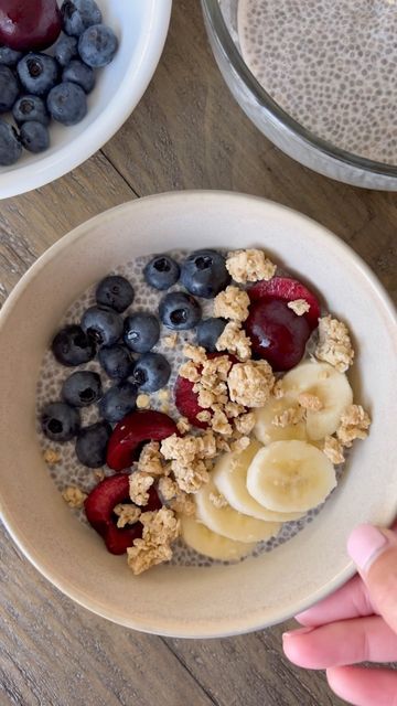 Christy Nguyen on Instagram: "Easy chia pudding bowls. You can’t go wrong with this for breakfast. You can use any fruit and toppings of your choice and the chia pudding is so simple to make. Chia seeds Milk (I used a coconut/almond mixed one) Vanilla Cinnamon Honey Refrigerate for 30 minutes. If it is too thick just add more milk. #breakfast #chia #chiapudding #chiabowl #healthybreakfast #fruitbowl #easyrecipes" Chia Seed Pudding Granola, Chia Seed Pudding Bowl, Chia Bowl Breakfast, Chia Seed Bowl, Basil Seed Pudding, Healthy Breakfast Chia, Sweet Healthy Breakfast, Chia Seeds Breakfast, Fruit Chia Pudding