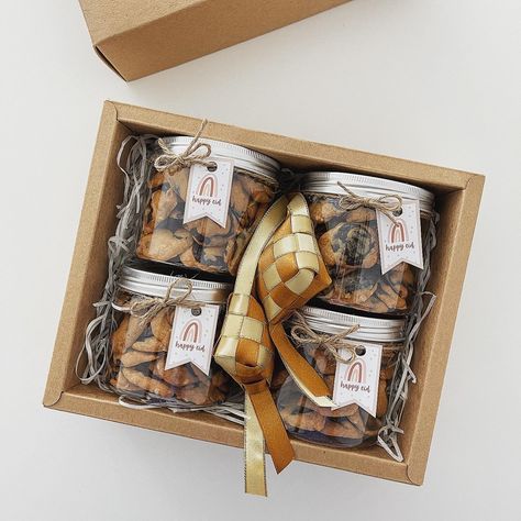 Hampers Ideas Idul Fitri Cookies, Cookies Hampers Packaging, Eid Hampers Ideas, Eid Hampers Packaging, Hampers Kue Kering Lebaran, Ide Hampers Lebaran, Hampers Cookies, Cookies Hampers, Hampers Kue Kering