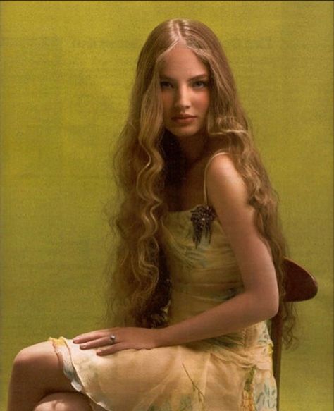 Walkers Crisps, Ruslana Korshunova, Pelo Cafe, Model Inspo, Long Blonde, Kids Tv, Pretty Stuff, Aesthetic Hair, Walkers