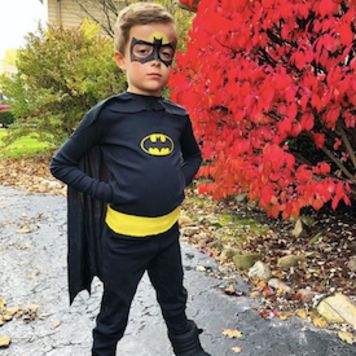 200+ Kids DIY Halloween Costumes They Can Wear Again and Again! Diy Batman Costume, Kids Diy Halloween Costumes, Batman Costume For Boys, Batman Costume Diy, Batman Costume For Kids, Diy Batman, Batman Diy, Diy Cape, Bat Costume