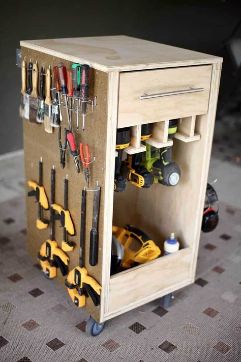 Tool Box Diy, Tool Storage Diy, Diy Workbench, Tool Cart, Workbench Plans, Diy Garage Storage, Wood Crafting, Diy Mobile, Tool Cabinet