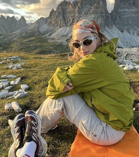 Trekking Outfit, Cute Hiking Outfit, Hiking Fits, Mountain Outfit, Hiking Outfit Women, Camping Aesthetic, Hiking Aesthetic, Adventure Aesthetic, Granola Girl