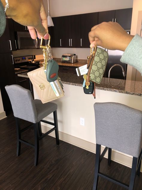 Bestie House Goals, New Apartment Aesthetic Keys Black Couple, 2024 Vision Board Aesthetic Apartment, Apartment Keys Goals, Friends At Apartment, Apartment Together Couple, Apartment With Girlfriend, New Apartment With Best Friend, Apartment Ideas With Best Friend