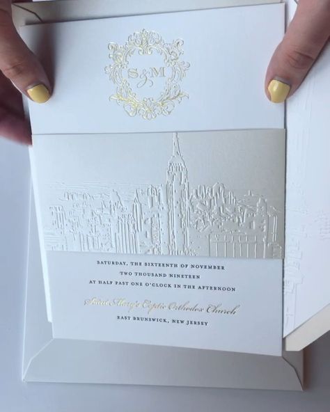 Little Black Dress Paperie on Instagram: “Embossed NYC skyline bellyband and envelope liner adds texture and detail to this already amazing gold foil and letterpress invitation ✨” Gold Wedding Envelope, Nyc Wedding Invitations, Wedding Puzzle, Foil Stamped Wedding Invitations, Nyc Skyline, Letterpress Invitations, Envelope Liner, Letterpress Wedding Invitations, Wedding Envelopes