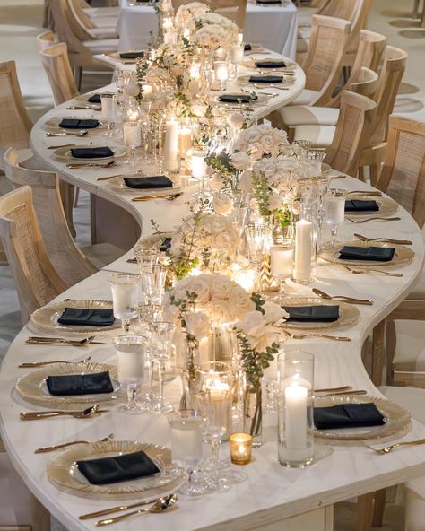 Serpentine Tables, Serpentine Table, Wedding Table Decor Ideas, Round Table Centerpieces, Unique Table Decor, Aisle Candles, Wedding Aisle Decor, Wedding Centerpieces Mason Jars, Long Table Wedding