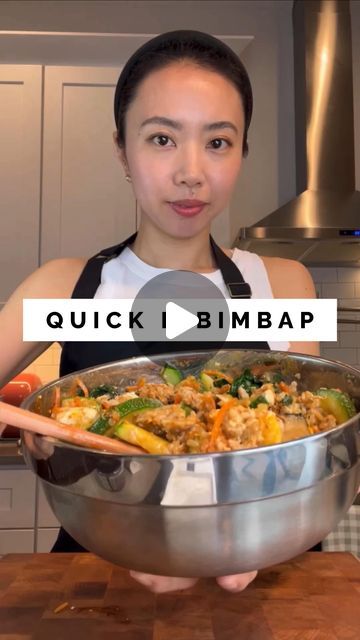 Jessica Cha on Instagram: "One-pan bibimbap recipe below  Most is eye-balling the measurement based on your preference  Choice of veggies (typically use carrots, spinach, zucchini, mushrooms, soybean sprouts, etc) Cooking oil (I use avocado oil. Add more during cooking if needed) Minced garlic (however amount your heart desires) Salt to taste Roasted sesame seeds 1/4 cup of water if needed to create more steam  1.5lbs of ground turkey (can use protein of your choice) ~1 cup of pre-made bulgogi sauce (I use CJ Bulgogi marinade sold at most Korean grocery stores) Black pepper  Gochujang and sesame oil (add enough oil to be able to mix, but not too much)  #korean #koreanfood #bibimbap #bibimbab #aapi #aapiheritagemonth #quickrecipes" Kimbap Bowl, Korean Easy Recipes, Korean Food Recipes Easy, Bulgogi Bibimbap, Soybean Recipe, Soybean Sprouts, Bibimbap Sauce, Korean Meals, Bulgogi Marinade