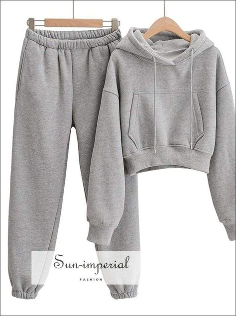 Cute Sweat Suits For Women, Hoodies Set Outfit, Grey Sweatpants And Hoodie Outfit, Grey Aesthetic Clothes, Hoodie Set Outfit Women, Sportif Outfit, Hoodie Sweatpants Outfit, Hoodies And Sweatpants Outfit, Sweatpants And Hoodie Outfit