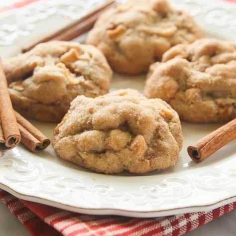 Appledoodle Cookies - The Girl Who Ate Everything The Girl Who Ate Everything, Butterscotch Cookies, Recipes With Whipping Cream, Apple Cookies, Vanilla Pudding Mix, Easy Homemade Recipes, Fall Cookies, Cinnamon Flavor, Almond Cookies