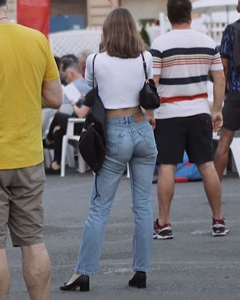 Lily Rose Depp Style, Vanessa Paradis, Lily Rose Depp, Curvy Women Jeans, Lily Rose, Best Jeans, Material Girls, Girls Jeans, Fashion Inspo Outfits