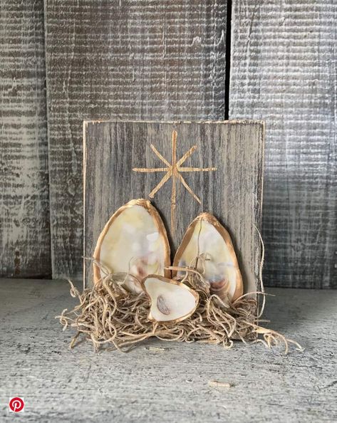 Shell Nativity Scene, Oyster Shell Nativity, Shell Nativity, Oyster Christmas, Oyster Shells Diy, Oyster Shells Decor, Nativity Art, Seashell Christmas Ornaments, Beach Christmas Decorations