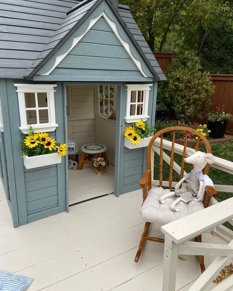 Outdoor play house decorating ideas Outdoor Wooden Play House Makeover, Play House Paint Ideas, Wendy House Decor, Painted Wooden Playhouse, Painted Wendy House, Cubby House Paint Ideas, Garden Playhouse Interior, Wendy House Paint Ideas, Play House Decorating Ideas