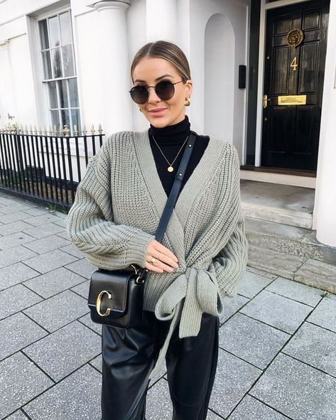 Refresh Your Winter Wardrobe With This Chic Sweater Nadia Anya, Formal Winter Outfits, Fashion Inspo Instagram, Hot Fall Outfits, Zara Haul, Look Adidas, Chic Sweater, Estilo Indie, Hot Sweater