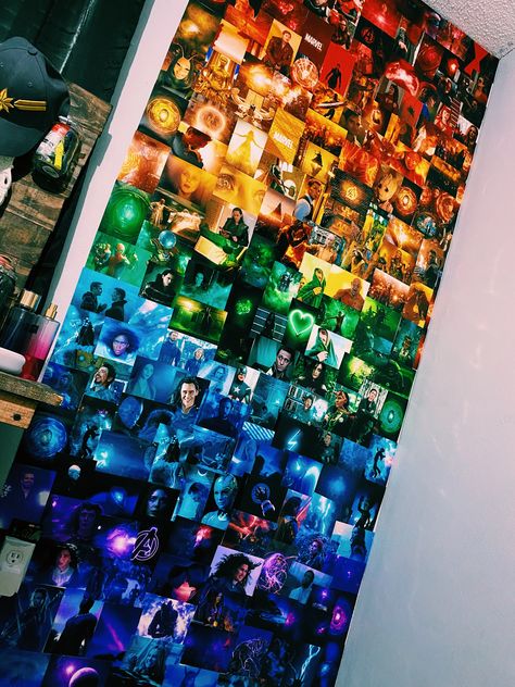 Marvel Dorm Room Ideas, Marvel Wall Pictures, Marvel Avengers Bedroom Ideas, Marvel Wall Mural, Marvel Photo Wall Collage Bedroom, Marvel Wall Collage Pictures, Marvel Room Ideas Aesthetic, Marvel Aesthetic Room, Marvel Decorations Room