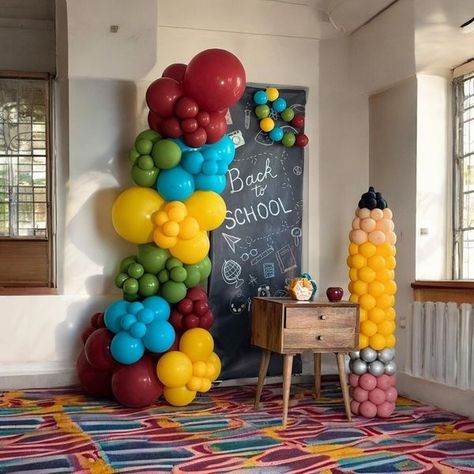 Welcome To Preschool, Preschool First Day, Balloon Colors, Balloon Bouquet Diy, Balloon Arches, Craft Room Design, Back To School Party, School Decor, School Party