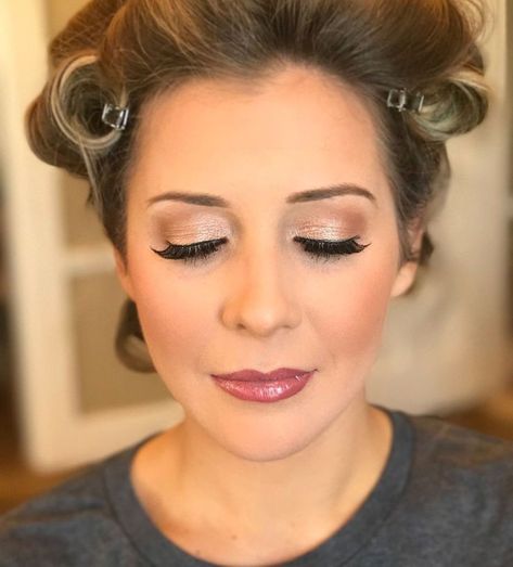 Makeup For Moms Over 40, Mom Of The Bride Makeup, Mother Of The Bride Makeup Over 50 Blue Eyes, Mother Of Bride Makeup Ideas, Makeup Señora, Mother Of The Bride Make Up Over 50, Mob Makeup, Mother Of Bride Makeup, Bride Makeup Natural