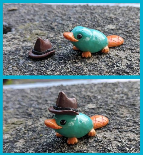 Clay Pinch Pots Animals, Clay Perry The Platypus, Funny Clay Sculpture, Perry The Platypus Clay, Clay Platypus, Clay Ideas Animals, Cute Polymer Clay Animals, Modelling Clay Ideas, Easy Clay Sculptures