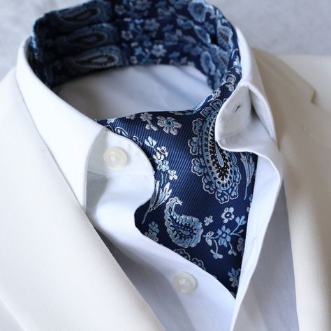 Un-tied British style gentlemen's adult ascot necktie in high quality satin polyester material.   Color: Blue Paisley Material:  Polyester Satin Ascot Dimensions:  approx. 6 inches wide and 46 inches long Mens Scarf Fashion, Mens Cravats, Mens Ascot, Cravat Tie, Men's Formal Wear, Blazer Outfits Men, Gentleman Outfit, Ascot Ties, Mens Fasion