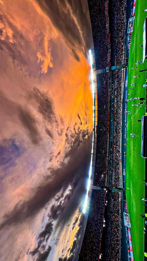 World Cup Aesthetic Wallpaper, Football Aesthetic Wallpaper Laptop, Soccer Aesthetic Wallpaper, Fussball Wallpaper, Soccer Sunset, Football Stadium Wallpaper, Football Dream, Background Football, Stadium Wallpaper