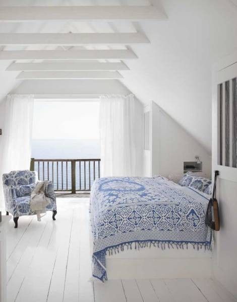 This inspo pinned from Three Birds Renovations is giving us major ideas for gorgeous bedroom designs! Attic Bedrooms, Attic Renovation, Attic Remodel, Attic Bedroom, Design Del Prodotto, Style At Home, White Bedroom, Beautiful Bedrooms, Home Fashion