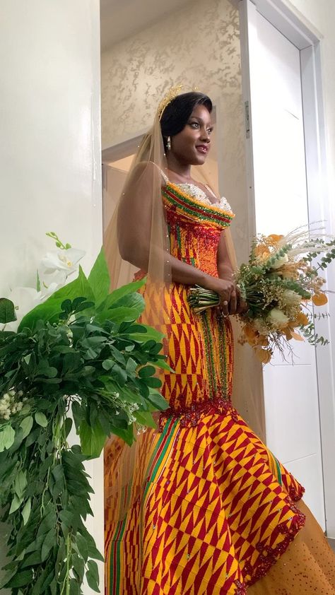 Ghana Wedding Dress, Ghanian Wedding, Ghanaian Traditional Wedding, Parisian Wedding Theme, Ghana Traditional Wedding, Engagement Looks, Ghanaian Wedding, Ghana Wedding, Kente Dress