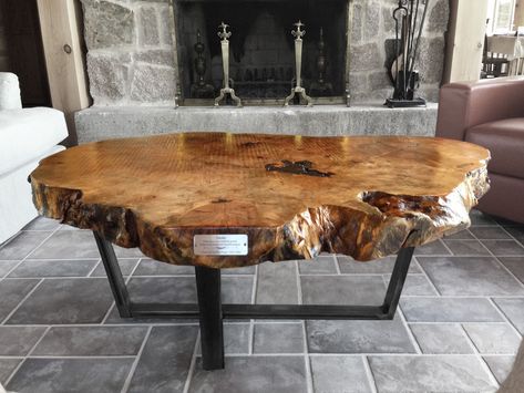 Round live edge coffee tables Wood Slice Coffee Table, Tree Trunk Table, Trunk Table, Sell Ideas, Modern Wood Furniture, Wood Slab Table, Wood Table Design, Round Wood Coffee Table, Live Edge Furniture