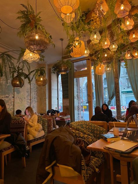 Cafe Athestic, Cute Cozy Coffee Shop, City Cafe Interior, Mushroom Cafe Interior, Cafe Reading Nook Coffee Shop, New York Cafe Interior, Cozy Shop Aesthetic, Busy Cafe Aesthetic, Cafe Library Design