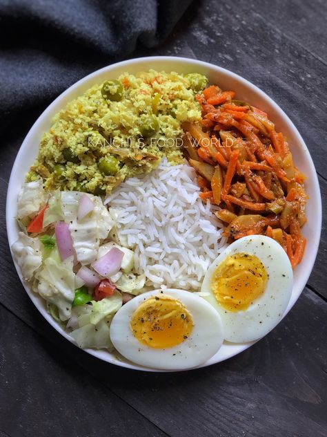 Indian Balanced Diet Plate, Indian Balanced Meal, Balanced Indian Meal Plate, Balanced Plate Meals, Healthy Food Plate, Indian Diet Recipes, Khana Khajana, Meal Plate, Delicious Food Image