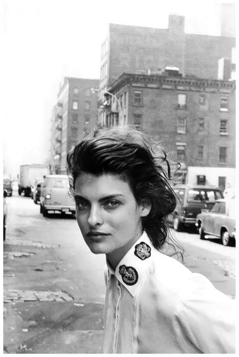 Linda Evangelista by Peter Lindbergh, 1988 Nadja Auermann, Stephanie Seymour, Paolo Roversi, Alfred Stieglitz, 90s Supermodels, Natalia Vodianova, Helena Christensen, Peter Lindbergh, Linda Evangelista