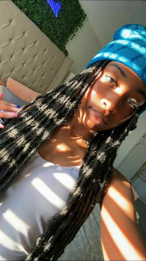 Blackgirl,hair,locs,ideas Curly Faux Locs, Hair Locs, Rainbow Braids, Pretty Dark Skin, New Look Fashion, Girl Beanie, Pretty Females, Friend Poses