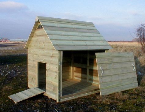 17 best ideas about Duck Coop on Pinterest | Pet ducks, Duck pond ... Duck House Diy, Wood Duck House, Duck House Plans, Duck Pens, Goose House, Backyard Ducks, Duck Coop, Chicken Barn, Duck House