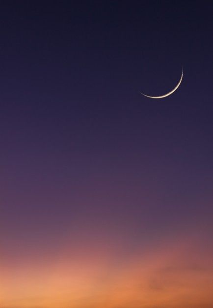 Islamic moon sky vertical on dark blue dusk twilight in the evening. Premium Photo Evening Background, Dark Sky Background, Islamic Moon, Sunset Sky Background, Sun Night, Evening Photo, Night Landscape Photography, Dusk Sky, Dark Blue Sky