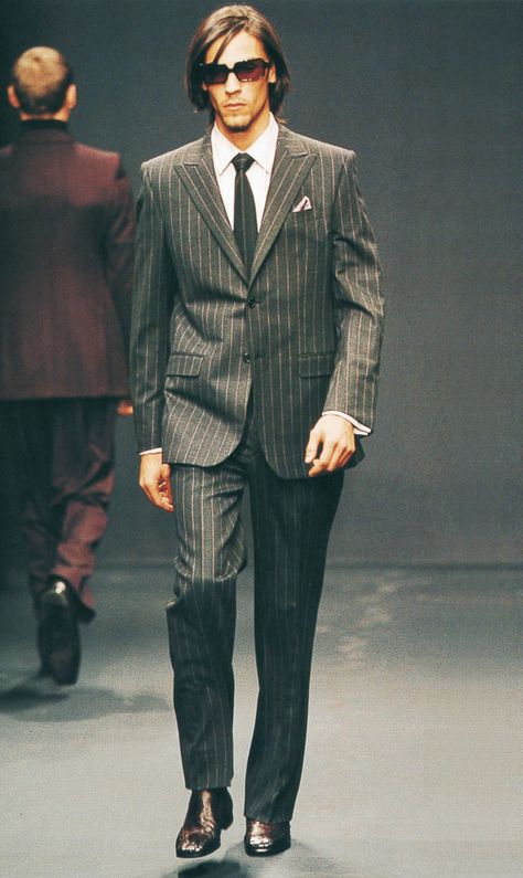 FW 2000 Menswear | PRADA 90s Suit Men, Prada Outfit Men, 2000s Runway, Mens Tailored Suits, 80s Suit, 2000s Men, Prada Menswear, 80s Fashion Men, Men 90s