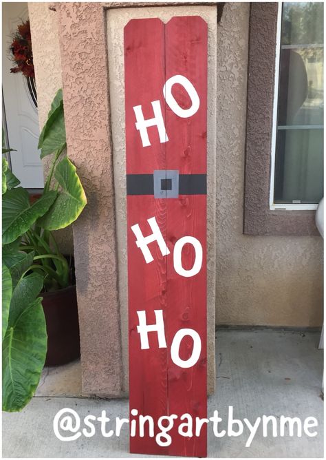 Fence Board Crafts Christmas, Old Fence Wood Projects, Fence Post Crafts, Painted Wood Fence, Fence Crafts, Ho Ho Ho Sign, Wood Fence Post, Fence Signs, Christmas Wooden Signs