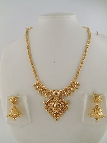 15 Latest Gold Necklace Designs in 15 Grams 1 Gram Gold Jewellery, Perhiasan India, Gold Necklace Indian, Gold Jewelry Simple Necklace, Gold Mangalsutra Designs, Gold Chain Design, Gold Necklace Indian Bridal Jewelry, Gold Jewelry Stores, Gold Pendant Jewelry