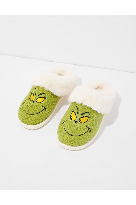 AE Grinch Scuff Slipper Grinch Slippers, Christmas Sleepover, Grinch Stuff, Le Grinch, White Jeans Men, Athletic Fit Jeans, Christmas Grinch, Dream Jeans, Hat Design