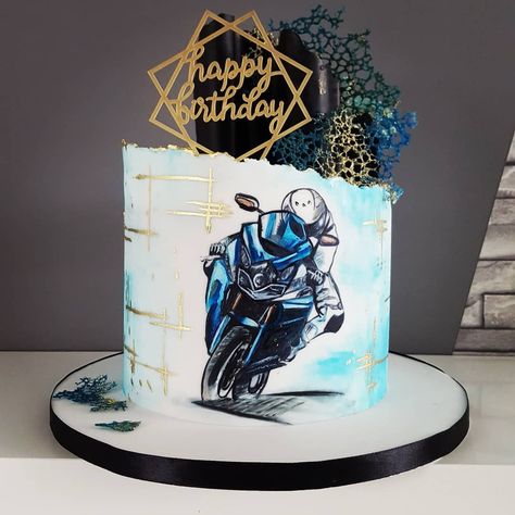 Sweet art 💙💛🖤 #motorbikecake #motorcyclecake #handpaintedmotorbike #handpaintedmotorcycle #handpaintedcake #watercolourpainting… Suzuki Cake Birthday, Motorcycle Cake Design, Motorcycle Cake For Men, Car Theme Cake For Men, Cake Moto, Moto Cake, Motor Cake, Nike Birthday, Motorcycle Birthday Cakes