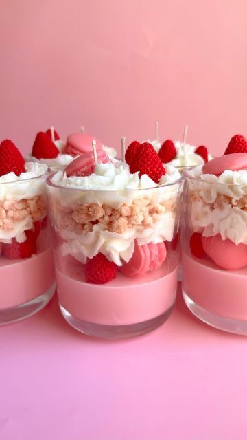 Dessert Candle Ideas, Jell Candles, Valentines Candles Ideas, Valentines Candles, Donut Candles, Candle Making Studio, Realistic Candles, Candle Making Recipes, Candy Candle