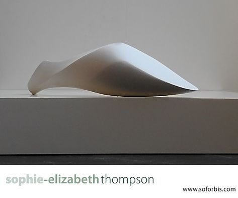 sculpture Elizabeth Thompson, Marble Resin, Sculptures Céramiques, Parametric Design, Form Design, Stone Sculpture, Sculpture Installation, Shape And Form, Abstract Sculpture