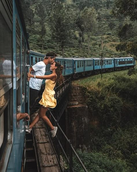 Destination Voyage, Train Rides, 인물 사진, Ubud, Couples Photoshoot, Cute Couples Goals, Couple Posing, Couple Pictures, Belle Photo