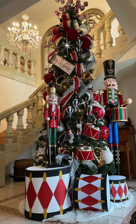 Build A Xmas Tree, Nutcracker Decorations Christmas, Nut Cracker Christmas Tree Ideas, Christmas Tree Ideas Nutcracker, Nutcracker Boutique Ideas, Oversized Wreath Christmas, Christmas Tree With Nutcrackers, The Nutcracker Decorations, Christmas Decorations Nutcrackers