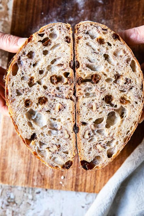 Walnut and Raisin Sourdough Bread - Vikalinka Walnut Sourdough Bread, Homemade Bread Without Yeast, Bread Without Yeast, Organic Bread, Homemade Sourdough Bread, Raisin Bread, Sourdough Baking, Sourdough Bread Recipe, Amazing Appetizers