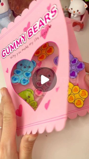 Paper Gummy Bears, Diy Gummy Bear Decoration, Gummy Bear Crafts, Handmade Gift Ideas For Best Friend Diy, Easy Diy Paper Crafts, Paper Bear, Reuse Crafts, Crafts To Do When Your Bored, Diy Gift Card