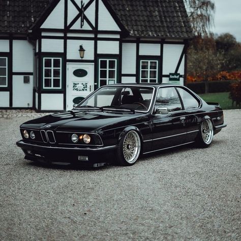 Cars Old School, Cars Old, Bavarian Motor Works, Motor Works, Drifting Cars, Custom Muscle Cars, Old School Cars, Bmw Cars, Car Tuning